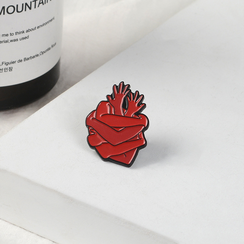 Anatomical Heart Enamel Pin Br - Medical Label のレビューと価格