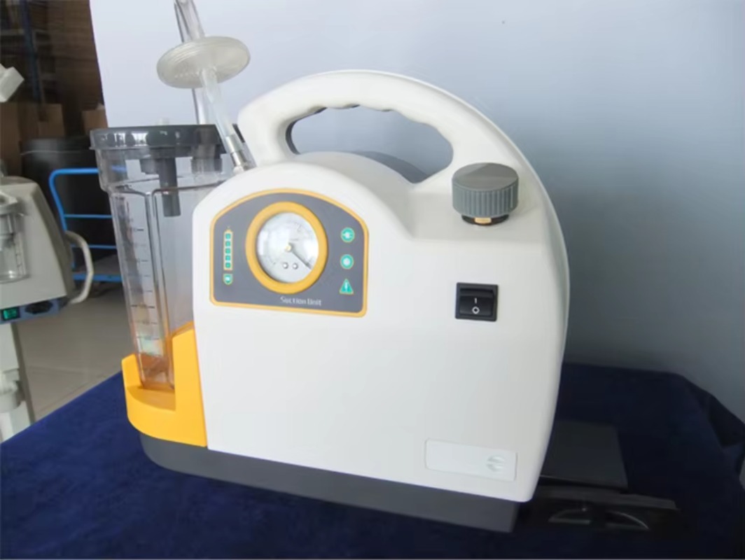 High flow Portable Suction Uni - Suction Machine Medical のレビューと価格
