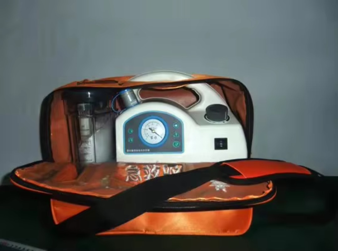 High flow Portable Suction Uni - Suction Machine Medical のレビューと価格